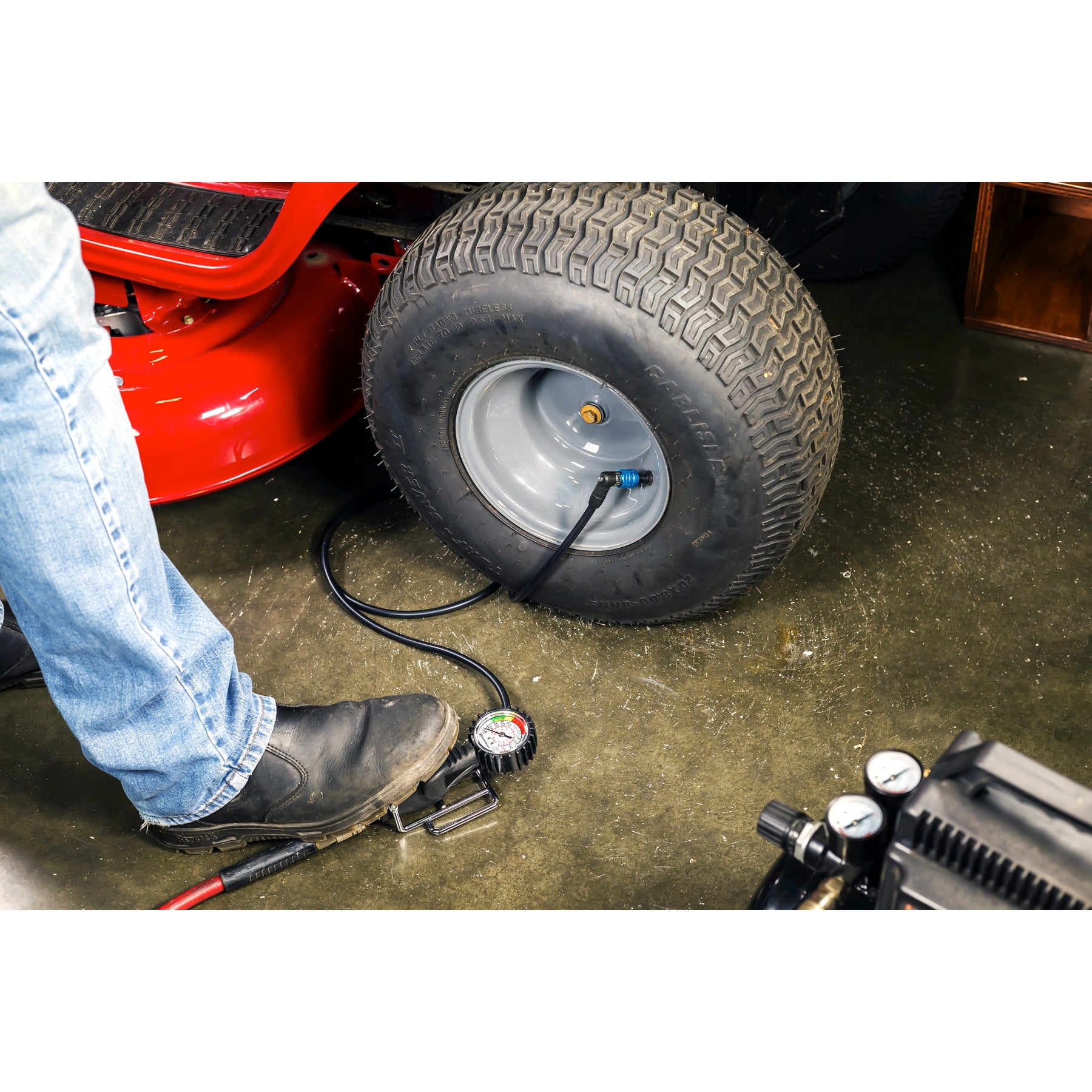 Tire Inflator with Gauge